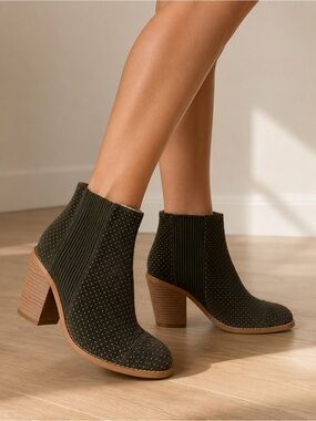 Anthropologie Olive Green Micro Studded Ribbed Panel Block Heel Boots size 7
